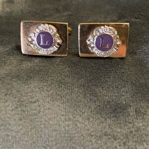 Lions Club cuff links gold tone square vintage in euc. Works great lots of wear